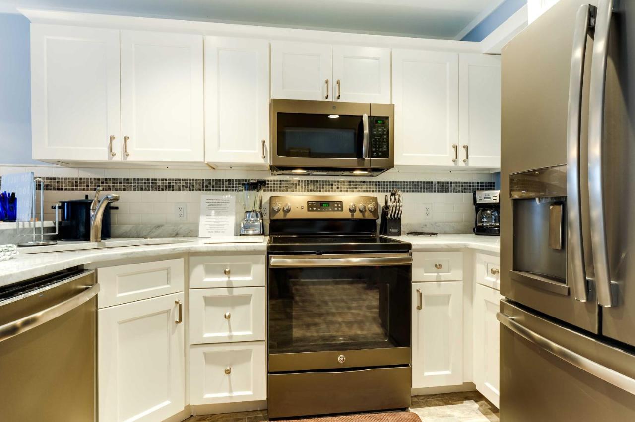 Hilton Head Resort Condo With Pools, Walk To Beach! Hilton Head Island Exterior photo
